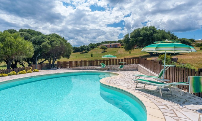 Aglientu Apartment | Apartment 'Stella Marina Piscina E Vista Mare' with Sea View, Wi-Fi and Air Conditioning