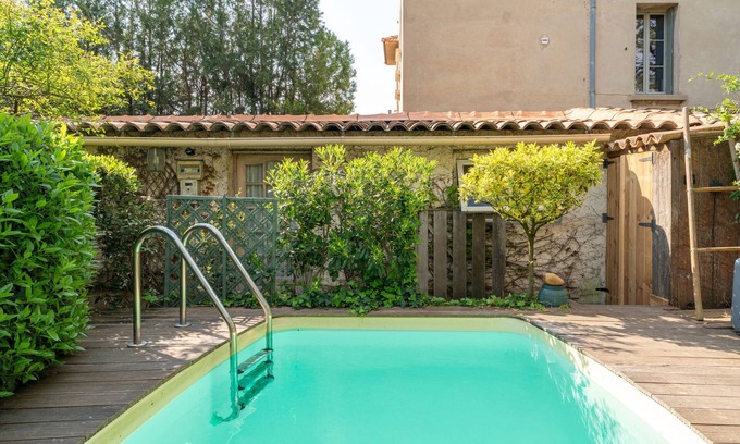Avignon Apartment | Apartment 'Studio De Charme' with Private Garden and Wi-Fi