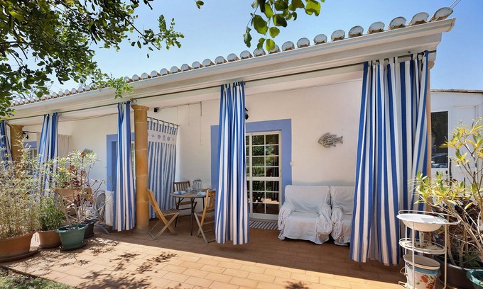 Silves Apartment | Apartment "Sunny Algarve Family Friendly" with Shared Pool & Wi-Fi