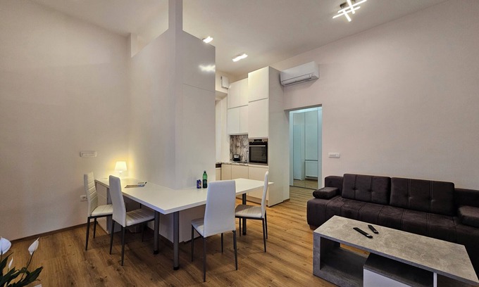 Ljubljana Old Town Apartment | Apartment Sviti Tour As Modern and quiet place by Town Hall with AC and WI-FI