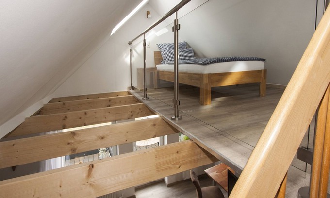 Holthausen Apartment | Apartment 'Sweet Suite' with Shared Garden, Balcony and Wi-Fi