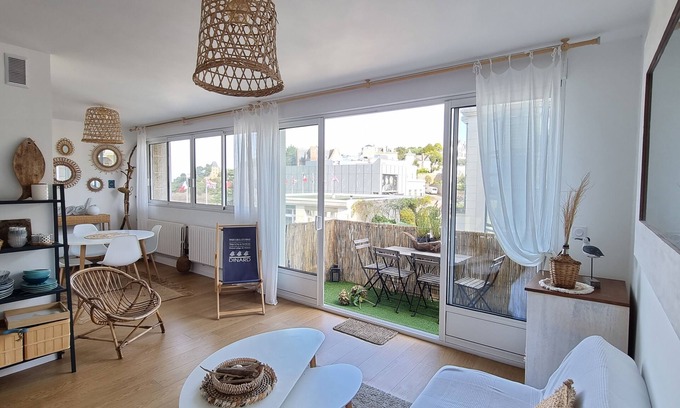 Dinard Apartment | Apartment T3 HYPER CENTER DINARD - 50 M BEACH-SEA VIEW