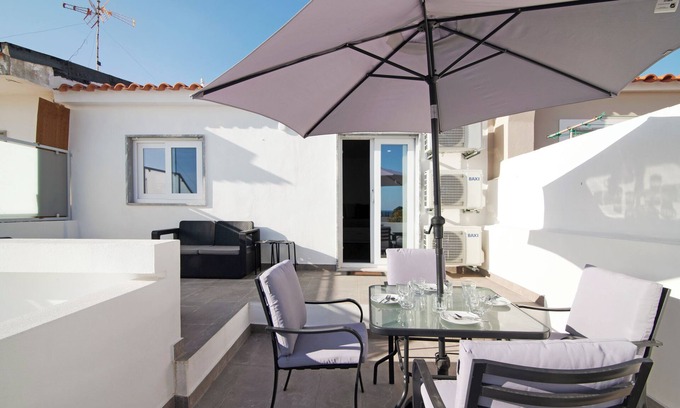 Vila Real Santo Antonio Apartment | Apartment "Telmus Villa" with Sea View, Private Terrace & Wi-Fi