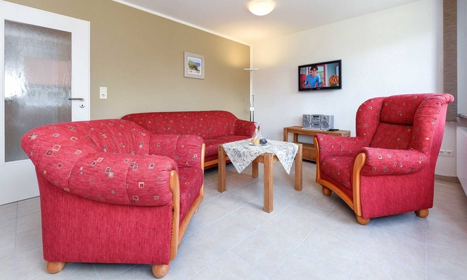 Neuharlingersiel Apartment | Apartment top right - House Albatros