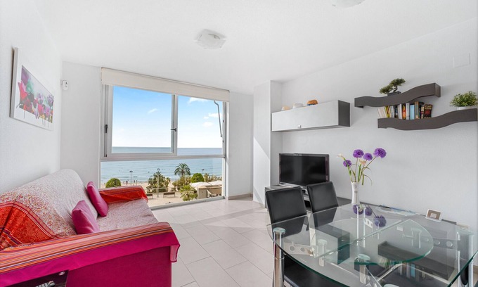 Raval Roig Apartment | Apartment 'Topete' with Sea View, Wi-Fi and Air Conditioning