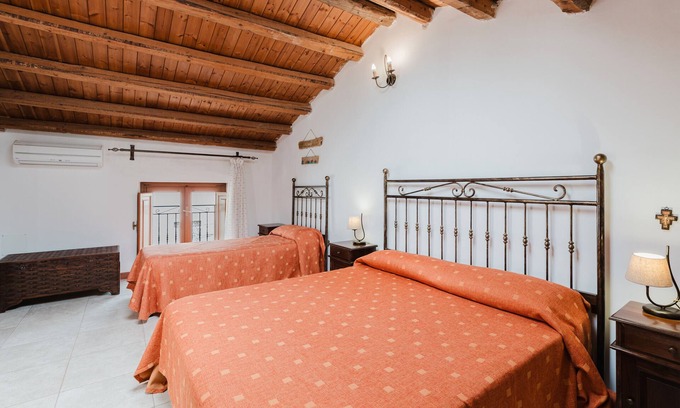 Custonaci Other | Apartment 'Torchio' with Shared Garden, Wi-Fi and Air Conditioning