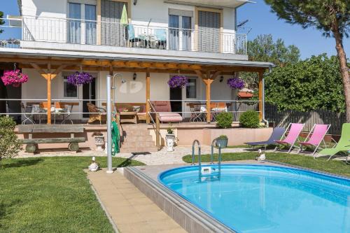 Zadar Apartment | Apartment Twisting By The Private Pool