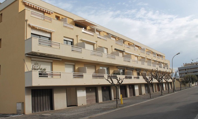Port-la-Nouvelle Apartment | Apartment type 2 PORT LA NOUVELLE 300 m from the beach.