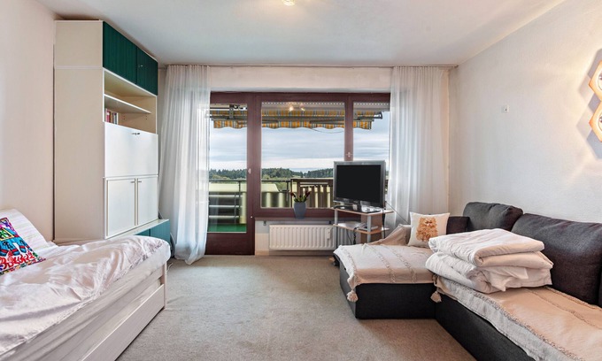 Hoechenschwand Apartment | Apartment 'Über Den Wolken' with Mountain View and Balcony