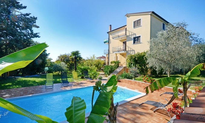 Valica Apartment | Apartment Umag Valica, near the beach, with swimming pool, fireplace, barbecue