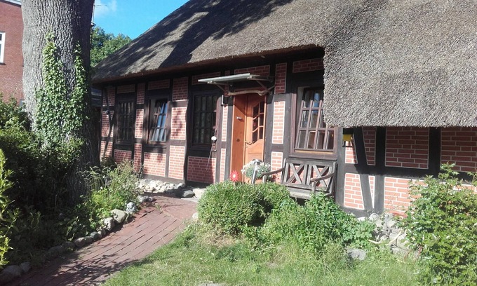 Hasseldieksdamm Apartment | Apartment-under-thatch