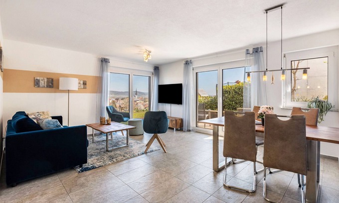 Wahlwies Apartment | Apartment 'Untersee' with Lake View, Private Terrace and Wi-Fi