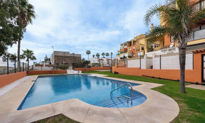 La Chullera Apartment | Apartment 'Urbanización Jardines Del Mar' with Sea View, Shared Pool and Air Conditioning