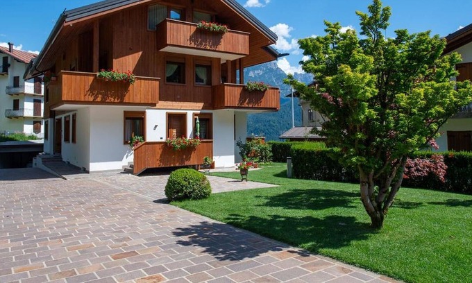 Calalzo di Cadore Apartment | Apartment 'Villa Marmarole' with Mountain View, Private Terrace and Wi-Fi