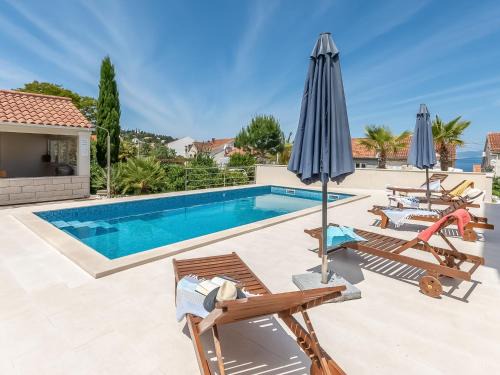 Sutivan Apartment | Apartment Villa 2 Pools-1 by Interhome