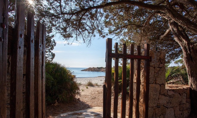 Cala Liberotto Apartment | Apartment Villa Peps close to the Beach with Garden