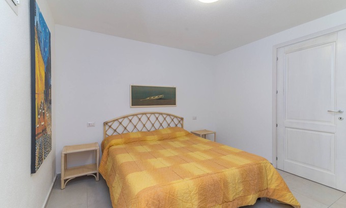 Budoni Apartment | Apartment 'Virginia' with Mountain View and Air Conditioning