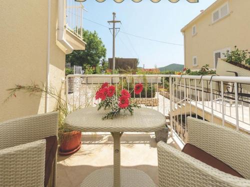 Cavtat Old Town Apartment | Apartment Viva la Vita - Two-Bedroom Apartment with Shared Pool