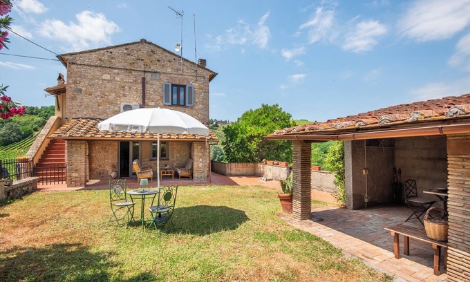 San Gimignano Apartment | Apartment 'Volpe' with Private Pool, Wi-Fi and Air Conditioning