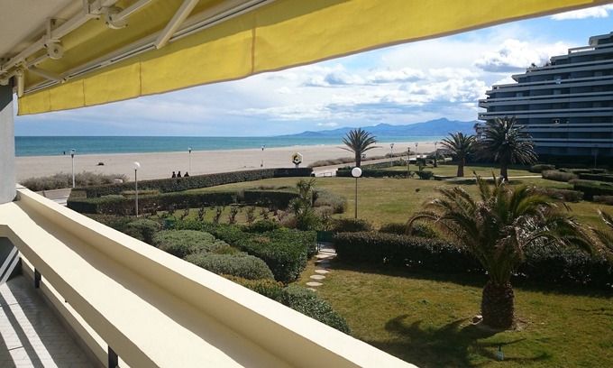 La Cote Radieuse Apartment | Apartment waterfront luxury building Canet Sud, parking and WIFI access
