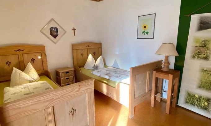Kirchzarten Apartment | Apartment 'Waldblick' with Mountain View, Shared Garden and Wi-Fi