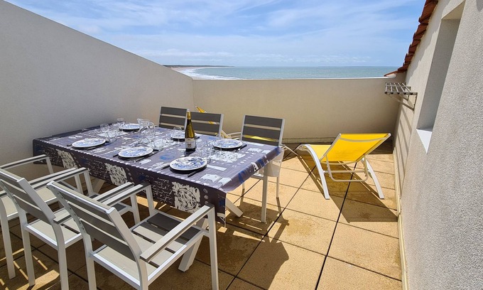 Longeville-sur-Mer Apartment | Apartment with sea view T3 in Longeville sur Mer (Vendée)