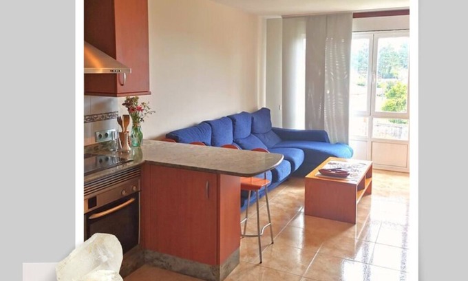 Boiro Apartment | Apartment with 2 double bedrooms (4 persons), 1 bathroom at 400 meters from the beach