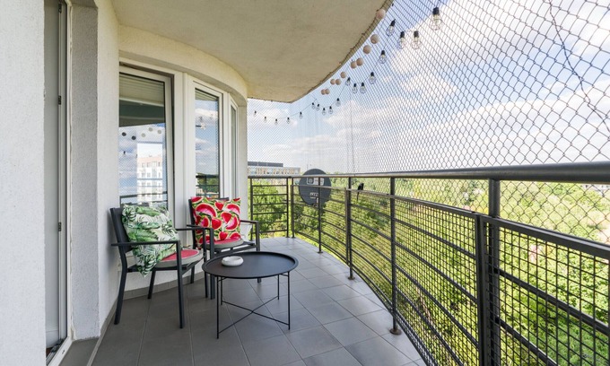 Nowe Miasto Apartment | Apartment With Balcony Malta Lake