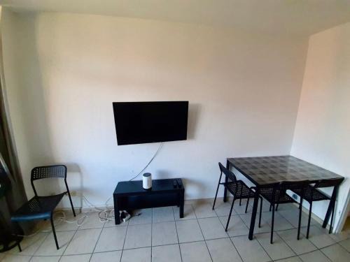 Hammfeld Apartment | Apartment with Balcony, Neuss