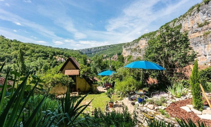 Cabrerets Apartment | Apartment with exceptional view & garden