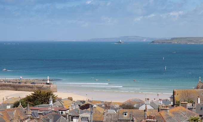 St Ives Apartment | Apartment With Fantastic Views Over St Ives And Out To Sea