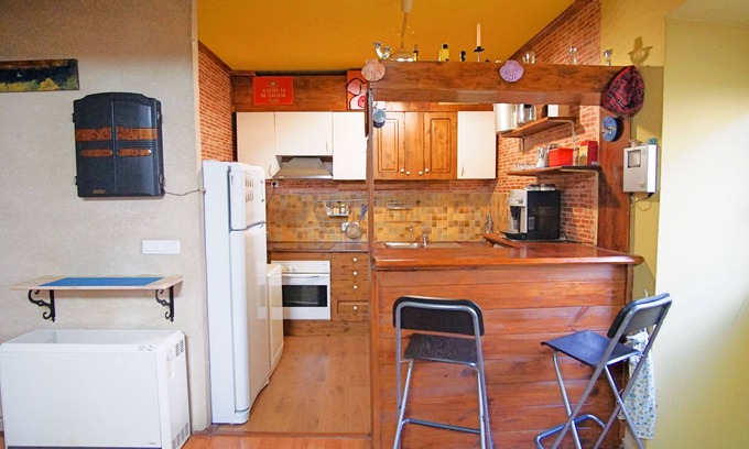 Escouloubre-les-bains Apartment | Apartment with fireplace 200 meters from Puigcerda