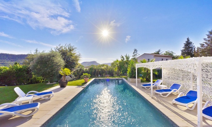 Bagnols-en-Foret Apartment | Apartment with pool on the Cote Azur