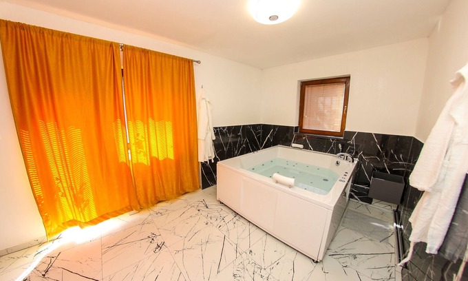 Sarajevo House | Apartment with jacuzzi in the very center of the city Sarajeva