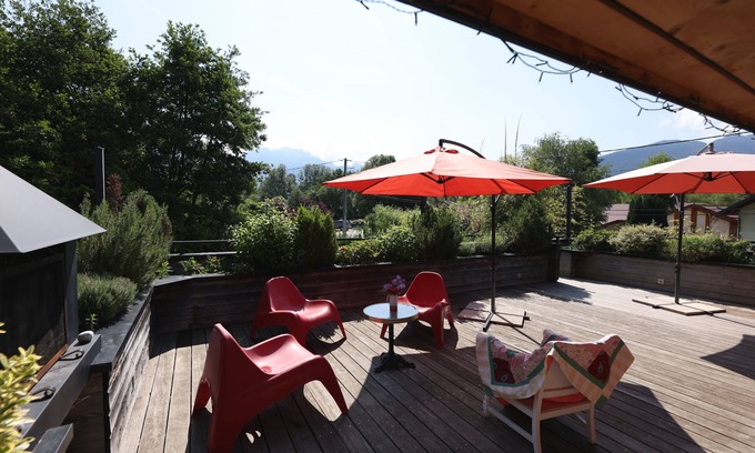 Cessenaz Apartment | Apartment with large terrace on the edge of the cycle path 200m from the lake, 1 minute on foot