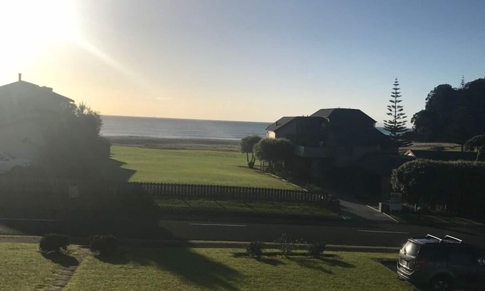 Onemana Apartment | Apartment with Ocean Views