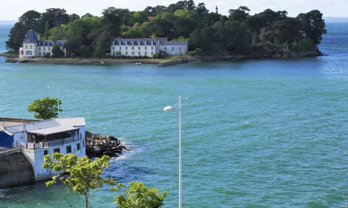 Douarnenez Apartment | Apartment with panoramic views over the bay of Douarnenez and Ile Tristan