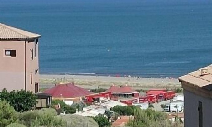 Saint-Pierre-la-Mer Apartment | Apartment with Pool 300 m from the Beach