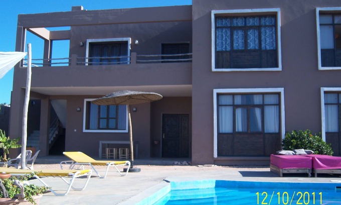 Tah Apartment | Apartment with pool and sea view