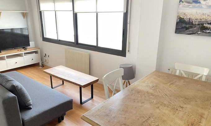 L'Hospitalet de Llobregat Apartment | Apartment with sea views next to the beach of Mar Bella