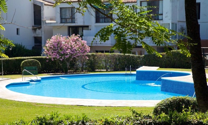 Bahia Dorada Apartment | Apartment with sea views, aircon, pool and Wifi, 50m from the beach and just 5 min to Estepona port