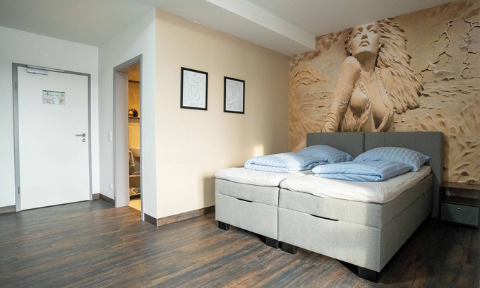 Meyenfeld Apartment | Apartment with shower
