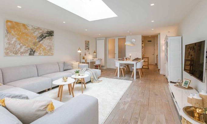 Heist Apartment | Apartment with terrace near the sea