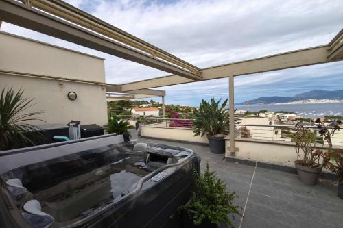 Albitreccia Apartment | Apartment with terrace close to the beach