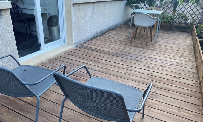 Talence Apartment | Apartment with terrace