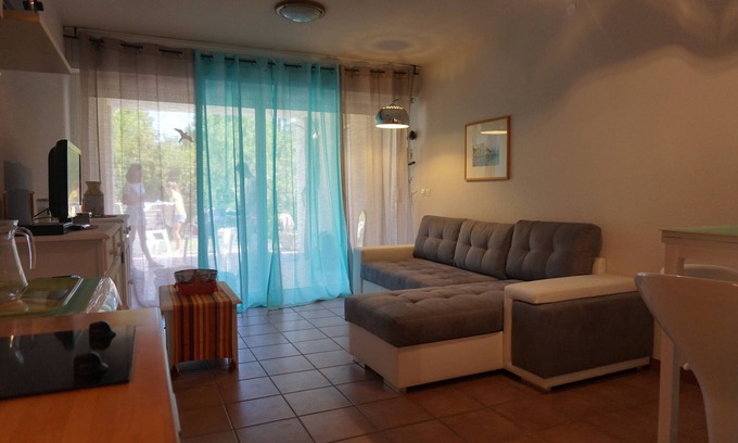Calvi Apartment | Apartment with the feet in the water, all the stores