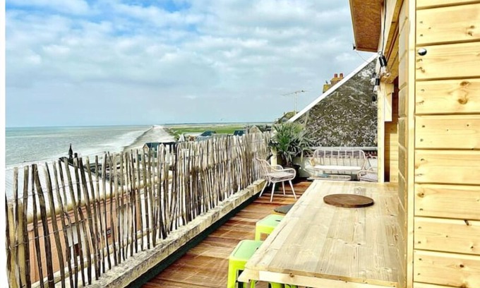 Ault Apartment | Apartment with very large terrace and sea view for six people
