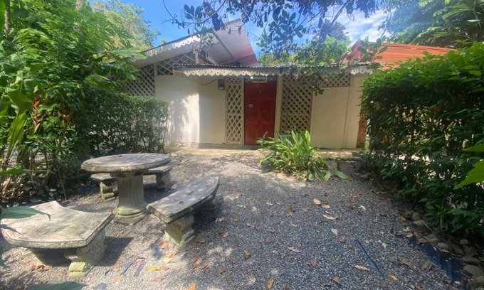 Chiguata Apartment | Apartment with WiFi, Pool and AC in Playa Chiquita