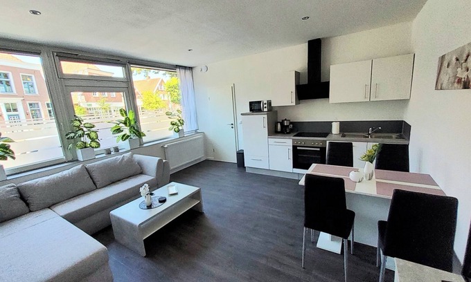 Veldhausen Apartment | Apartment 'Wohnung 1' with Shared Terrace and Wi-Fi