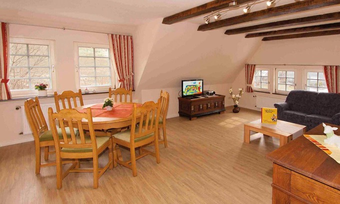 Lenne Apartment | Apartment 'Ziege' with Mountain View, Shared Terrace and Wi-Fi